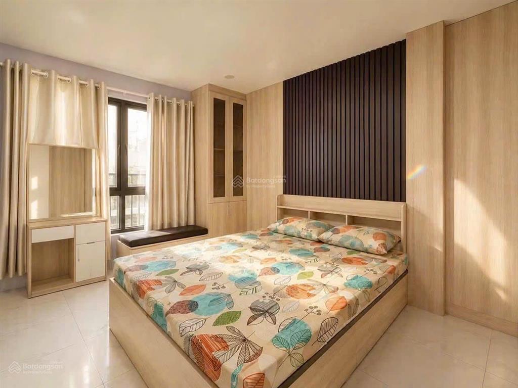 Bán nhà khu d, 5 tầng, thang máy, 5 phòng, hoàn công đủ, khu dân trí cao.