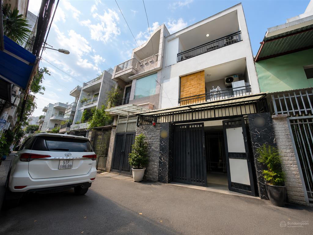 Bán nhà nguyễn cửu vân, 3 tầng, 55m2, ngang 5x11m, hẻm xe tải, khu dân trí cao.