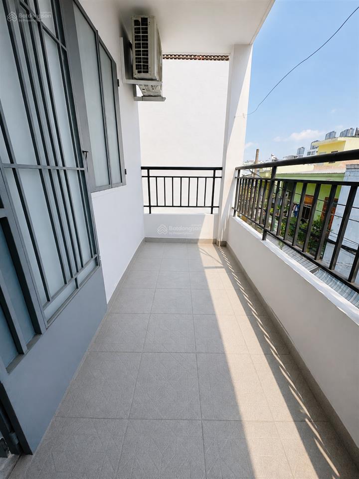 Bán nhà nguyễn cửu vân, 3 tầng, 55m2, ngang 5x11m, hẻm xe tải, khu dân trí cao.