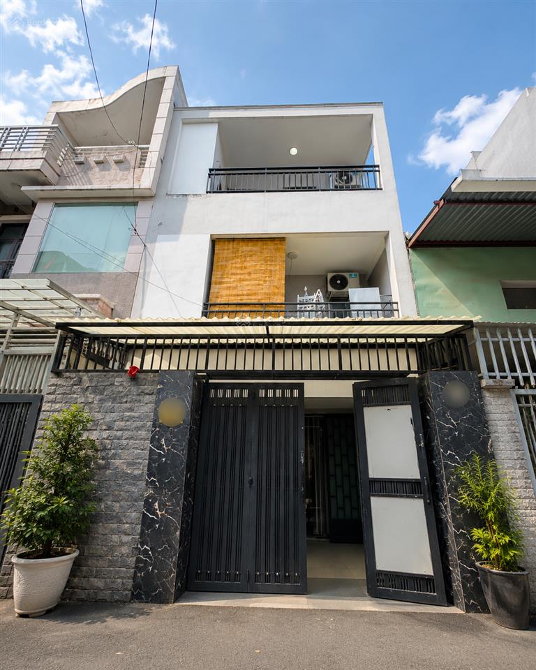 Bán nhà nguyễn cửu vân, 3 tầng, 55m2, ngang 5x11m, hẻm xe tải, khu dân trí cao.
