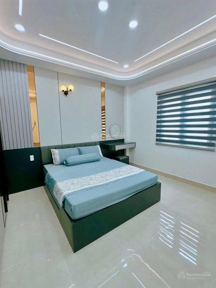 Bán nhà 4 tầng, gần ngã tư bình hoà, nhà mới 100%, tặng full nội thất ở ngay