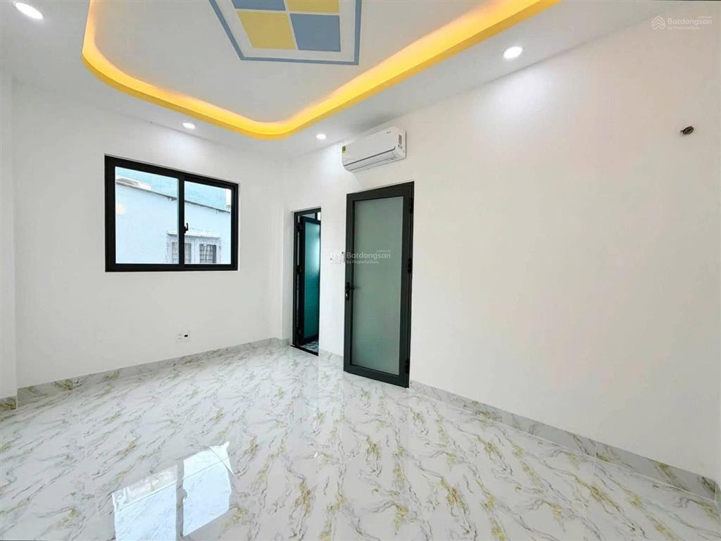 Bán nhà bạch đằng, 4 tầng, nhà mới 100%, ngang 8.5m, hoàn công đủ 120m2, tặng nội thất