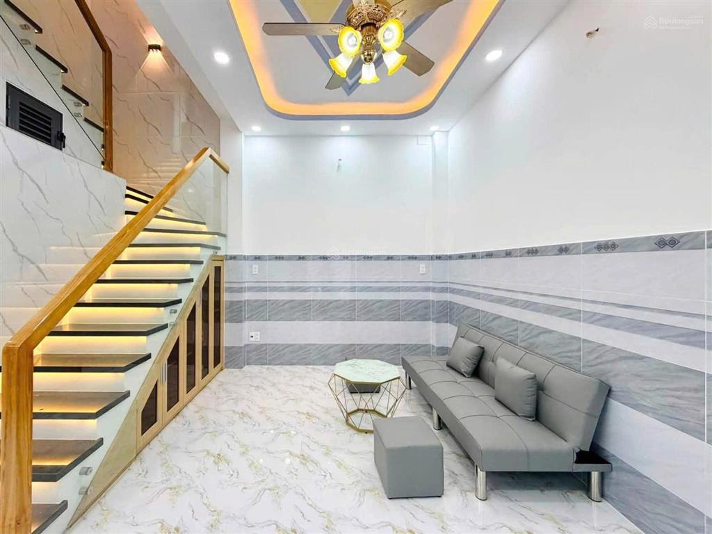 Bán nhà bạch đằng, 4 tầng, nhà mới 100%, ngang 8.5m, hoàn công đủ 120m2, tặng nội thất