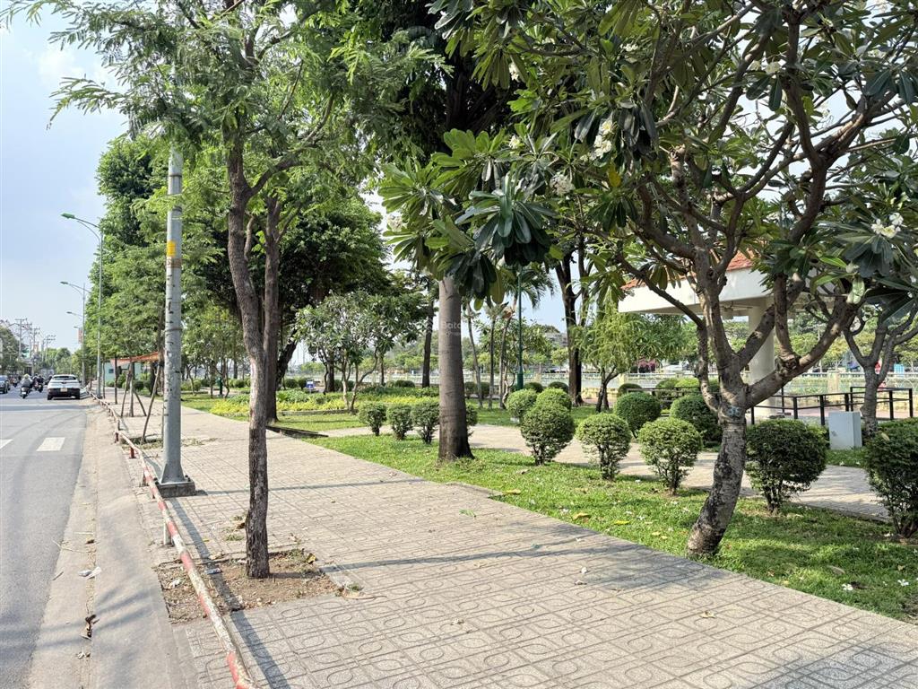 Bán nhà 2 tầng hẻm ô tô, ngay cv tầm vu, 91m2 sổ vuông vức nở hậu, chỉ 100tr/m2, xây mới 5 tầng.