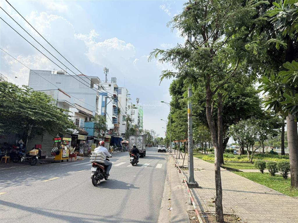 Bán nhà 2 tầng hẻm ô tô, ngay cv tầm vu, 91m2 sổ vuông vức nở hậu, chỉ 100tr/m2, xây mới 5 tầng.