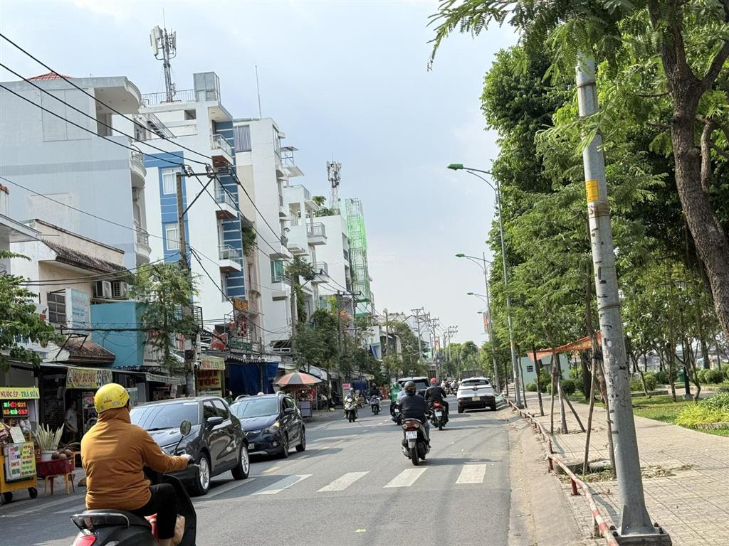 Bán nhà 2 tầng hẻm ô tô, ngay cv tầm vu, 91m2 sổ vuông vức nở hậu, chỉ 100tr/m2, xây mới 5 tầng.