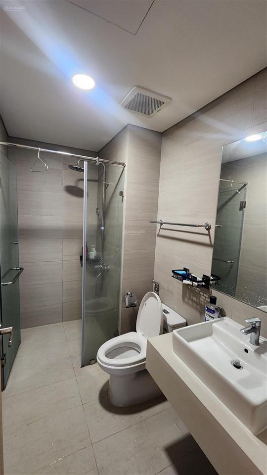 Chính chủ kẹt tiền bán 61m2 2pn1wc full nội thất 3.8 tỷ sổ hồng sẵn, hỗ trợ vay.  0979 885 ***