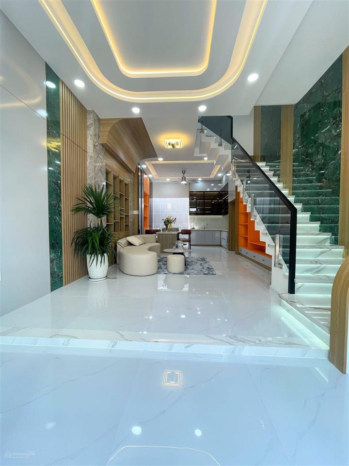 Hoa hồng 1% gủi a chị e nhận đủ ban nhà mới thạnh xuân đường 12 mét xây 2 lầu tặng full nội thất