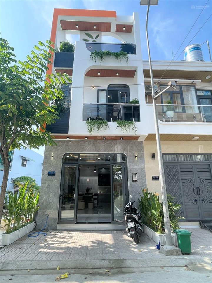 Hoa hồng 1% gủi a chị e nhận đủ ban nhà mới thạnh xuân đường 12 mét xây 2 lầu tặng full nội thất