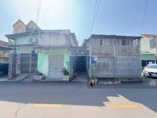 Bán kiot + dãy trọ dt 210m2 (10x 21m). odt 160m2. đường 6m. gần kcn sóng thần. giá 7.8 tỷ tl