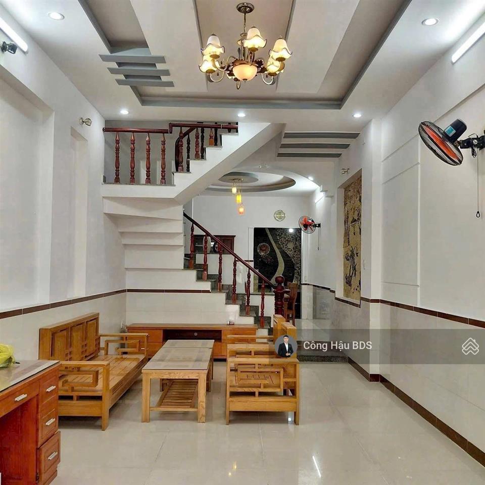 Nhà 2 tầng sổ hoàn công. dt 64m2 (4x 16m) odt 100%. gồm 3pn. đường 7m. gần vincom. giá 4.38 tỷ