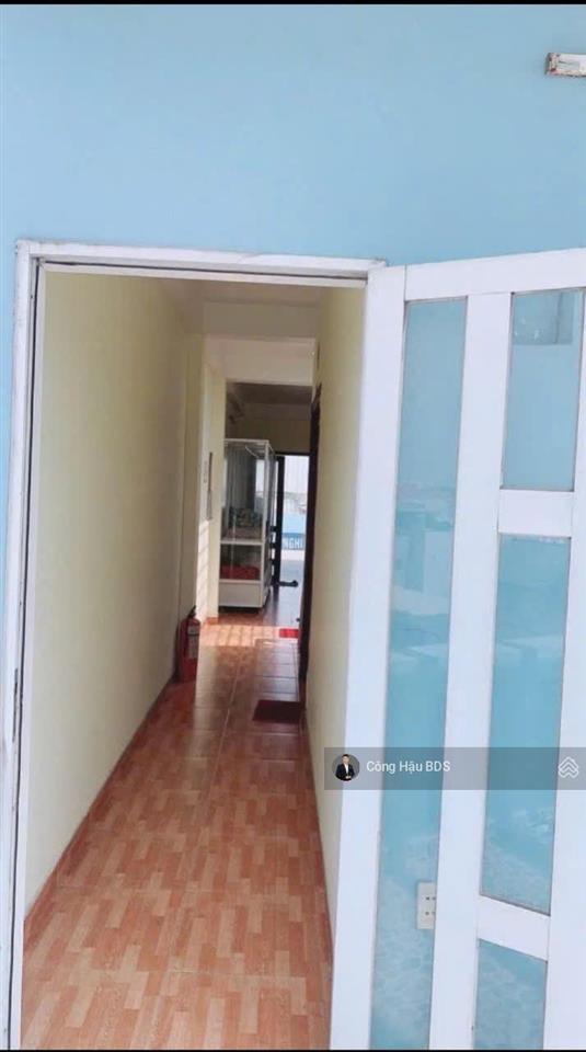 Bán khách sạn gần tttm vincom dĩ an. thu nhập 40tr/th. dt 125m2 (4.1x30.5m). đường 5m. giá 5.7t
