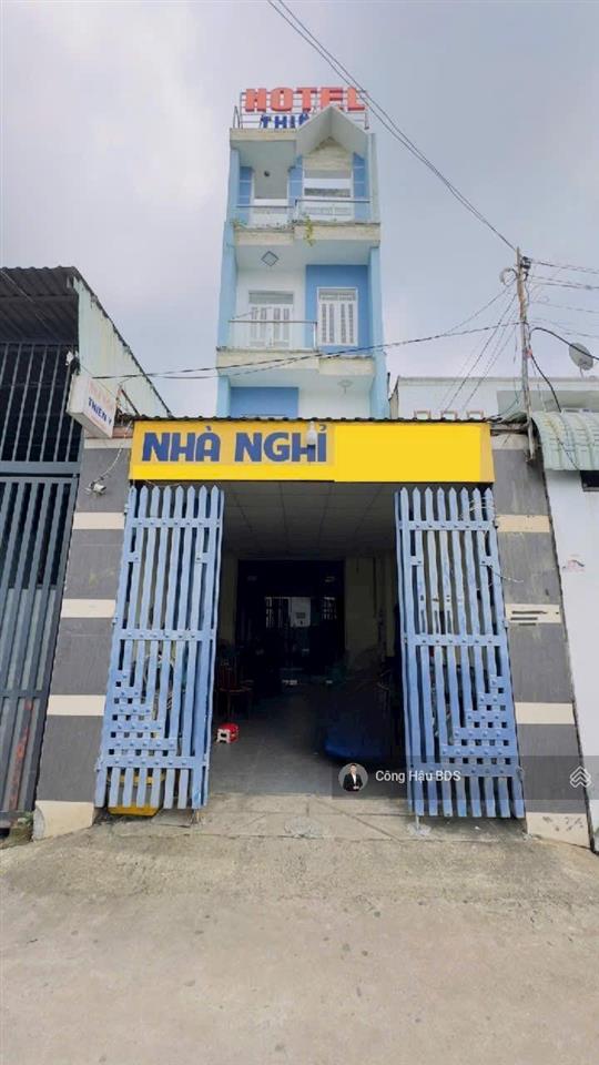 Bán khách sạn gần tttm vincom dĩ an. thu nhập 40tr/th. dt 125m2 (4.1x30.5m). đường 5m. giá 5.7t