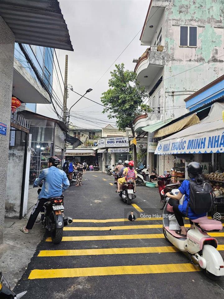 Lô đất mt chợ thống nhất, đ. phan đăng lưu, dĩ an. dt 128.8m2 (5.3x 24.5m). giá 6.1 tỷ tl