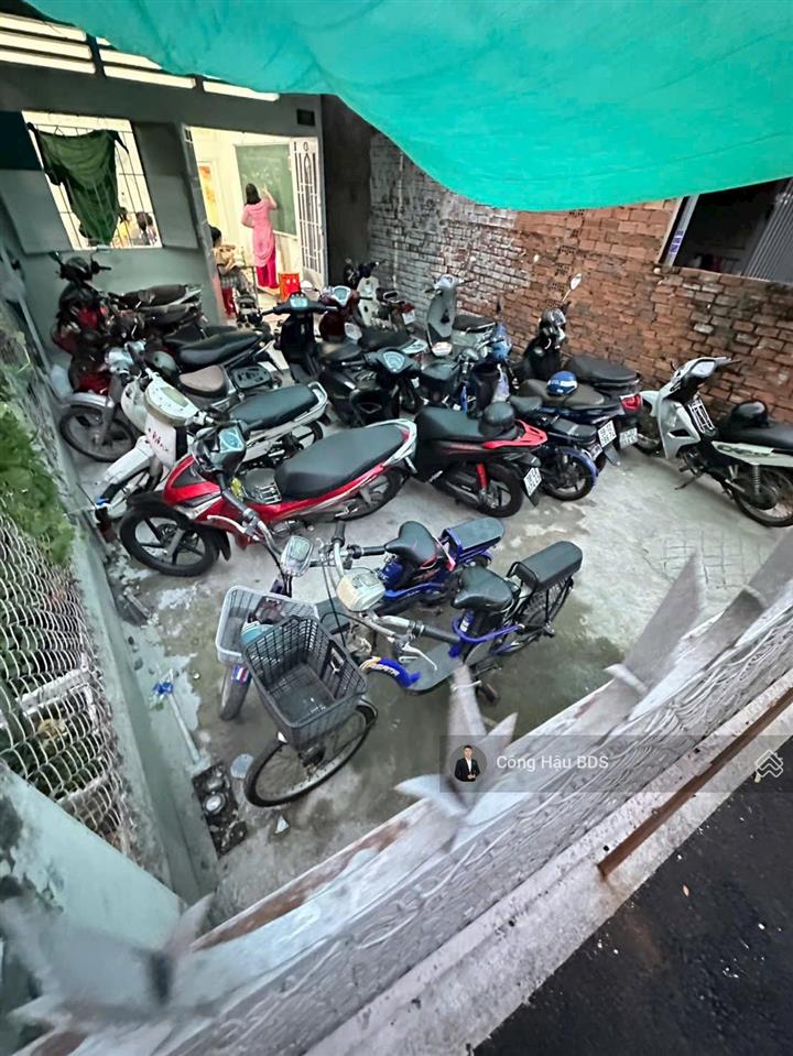 Bán đất tặng nhà cấp 4. đường nguyễn du p. dĩ an. gần cụm trường học. dt 150m2 (5x 30m). giá 4.9