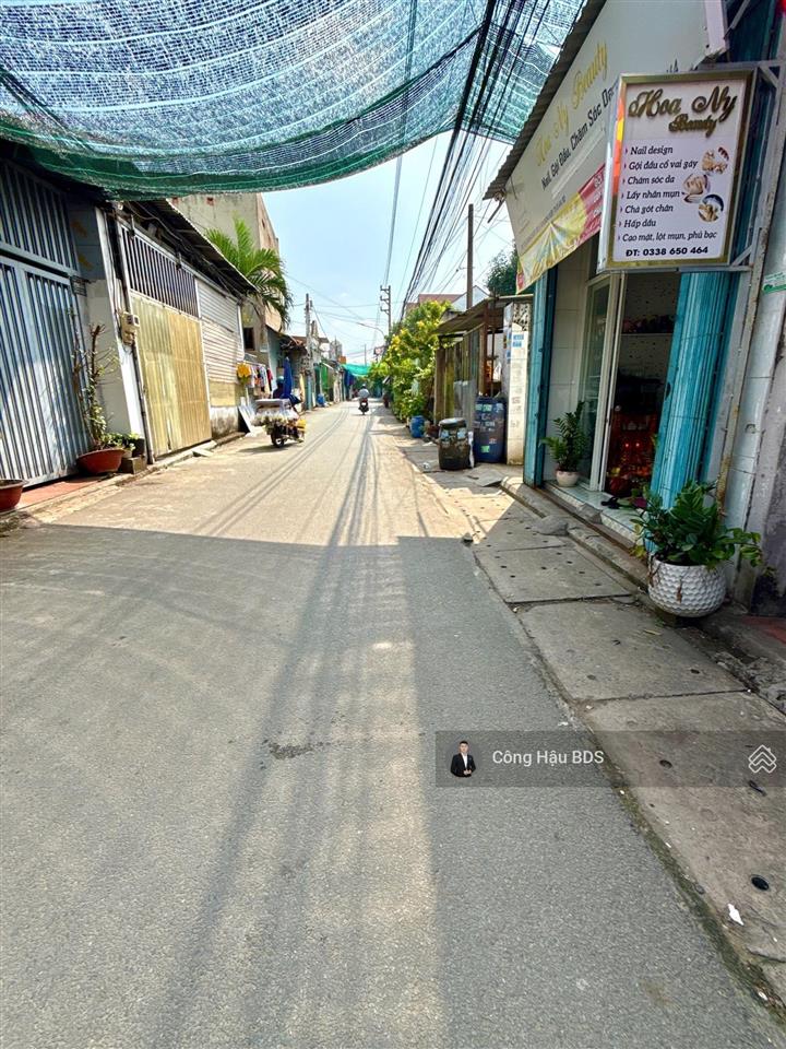 Giá 4.1 tỷ tl. tài sản gồm 1 nhà + 4 phòng trọ thu 10tr/th. dt 114m2 (5.5x 21m). đường 5m thông
