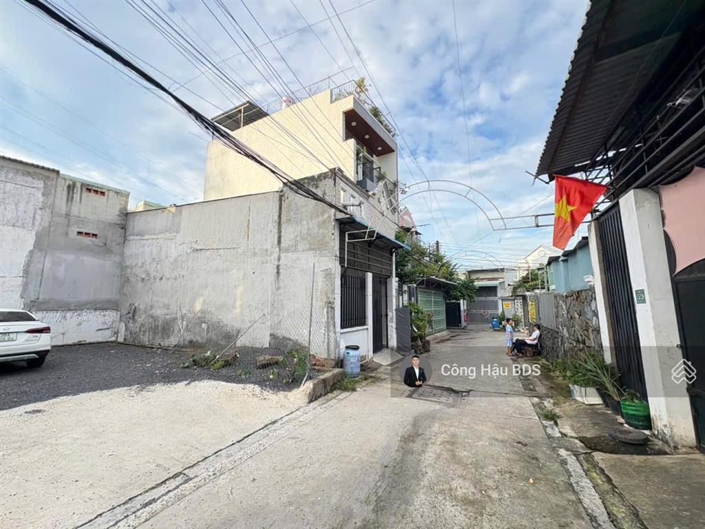 Lô đất đẹp sát dự án bcons city. dt 88.6m2. ngang 7.6m. odt 77m2. đường 5m. giá 4.5 tỷ tl