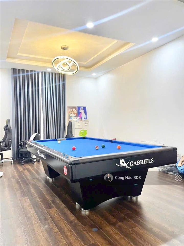 Nhà 3 tầng khu trung tâm. cách tttm bigc go! chỉ 5p. dt 143.2m2. đường 5m. giá 6.5 tỷ tl