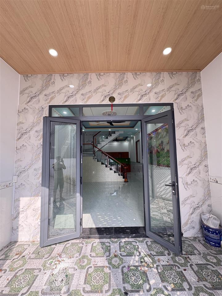 Nhà 2 tầng gần tttm bigc go! p. đông hòa. dt 60m2. đường 5m. gồm 2pn  2wc. giá 4,25 tỷ tl
