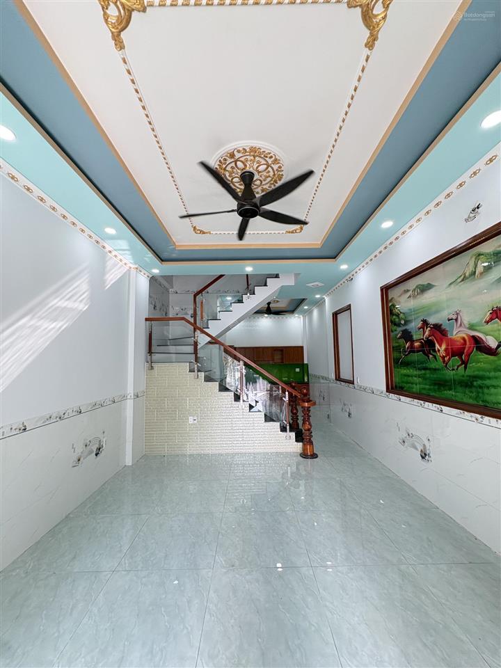 Nhà 2 tầng gần tttm bigc go! p. đông hòa. dt 60m2. đường 5m. gồm 2pn  2wc. giá 4,25 tỷ tl
