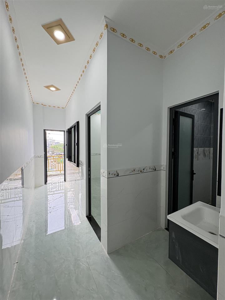 Nhà 2 tầng gần tttm bigc go! p. đông hòa. dt 60m2. đường 5m. gồm 2pn  2wc. giá 4,25 tỷ tl