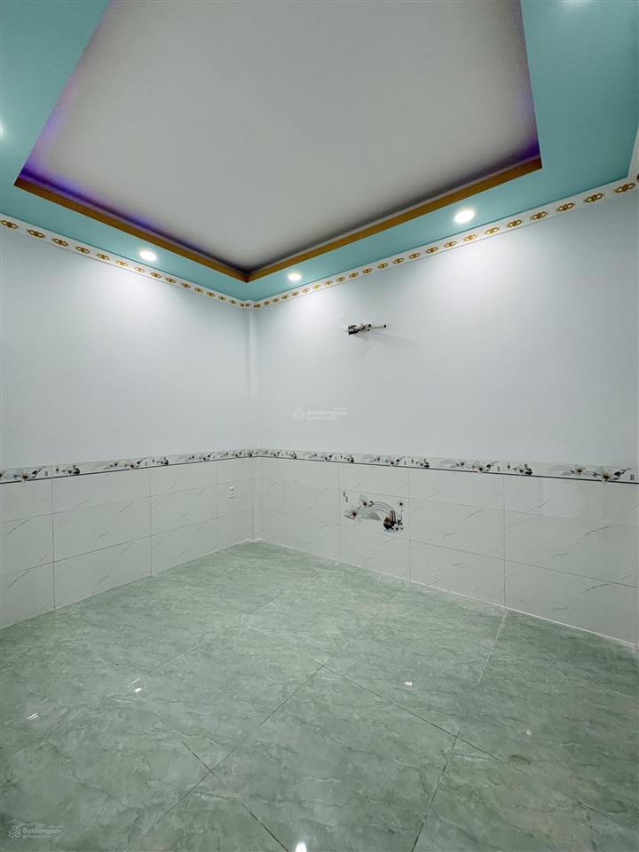 Nhà 2 tầng gần tttm bigc go! p. đông hòa. dt 60m2. đường 5m. gồm 2pn  2wc. giá 4,25 tỷ tl