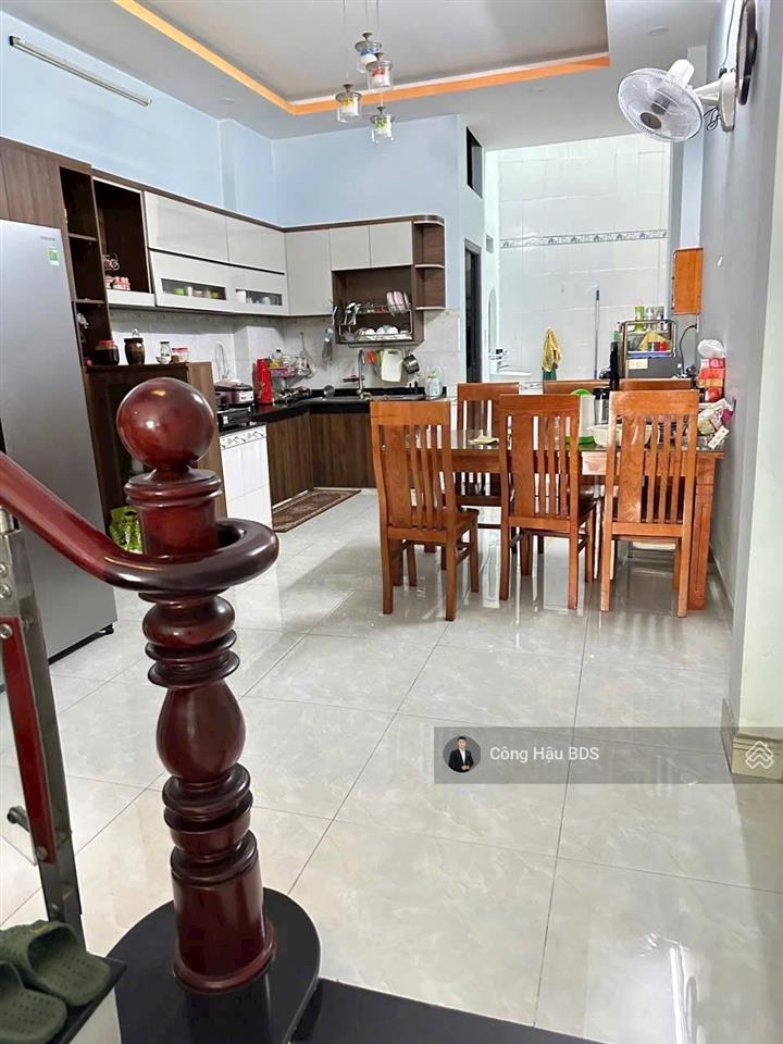Nhà 3 tầng kdc lê phong đường trần văn ơn, p. đông hoà. cách tttm bigc go! 3p. giá 5.7 tỷ tl