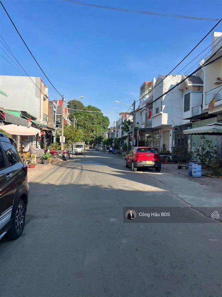 Nhà 3 tầng kdc lê phong đường trần văn ơn, p. đông hoà. cách tttm bigc go! 3p. giá 5.7 tỷ tl