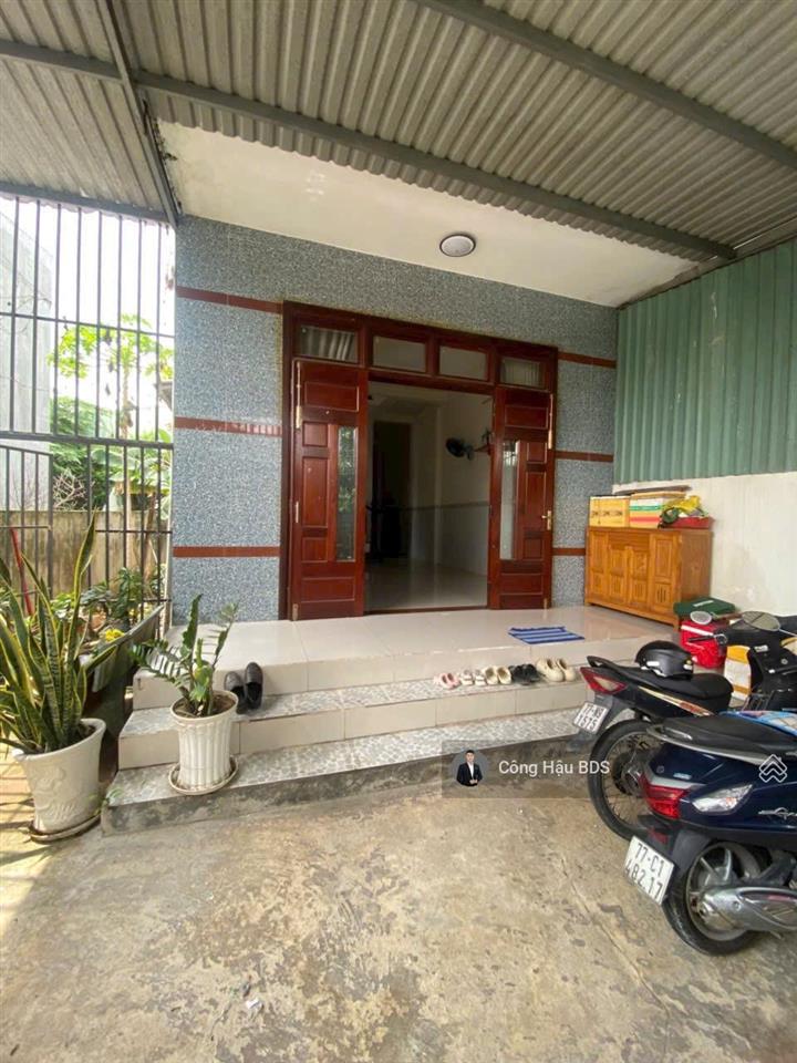 Nhà 2 tầng gần làng dhqg tp.hcm. dt 148.3m2. odt 92.1m2. đường ô tô. gồm 3pn 2wc. giá 3.9 tỷ tl