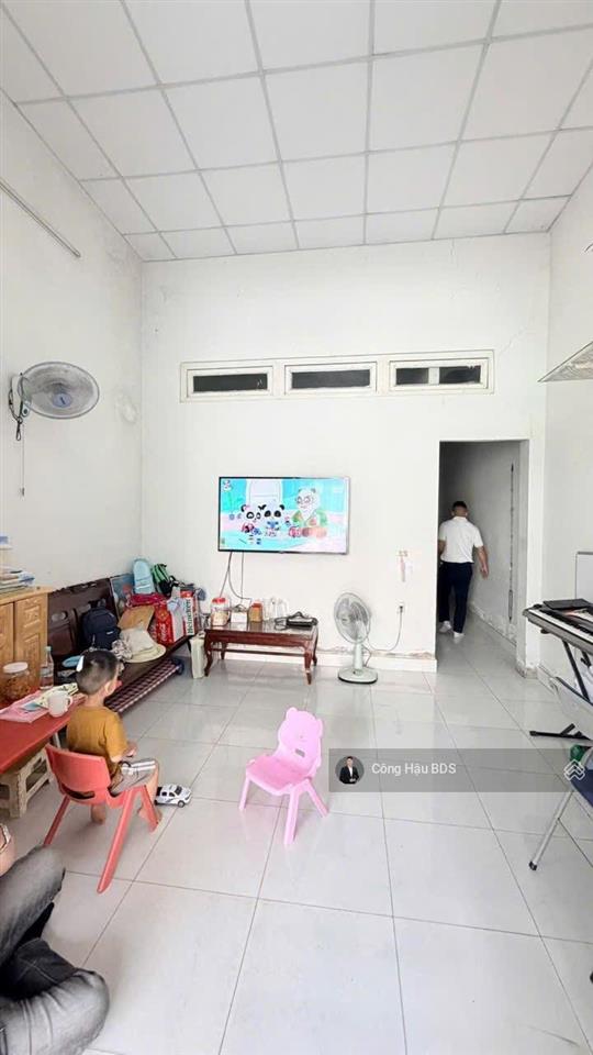 Nhà riêng 2 phòng ngủ. gần làng dhqg tp.hcm. dt 87.2m2. odt 60m2. đường ô tô. giá 3.75 tỷ