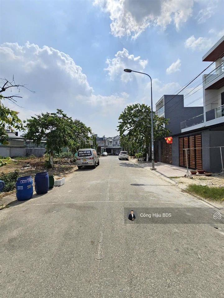 Lô đất tdc đồng chàm, trung tâm p. đông hoà, dt 88.1m2 (4x 22m). full thổ cư. đường 8m. vỉa hè 6m.