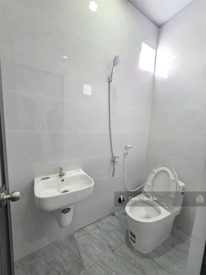 Nhà 2 tầng gần bv dĩ an. giá 2.45 tỷ tl. dt 60m2 (6x10m) gồm 3pn 2wc. đường nhựa 3.5m.