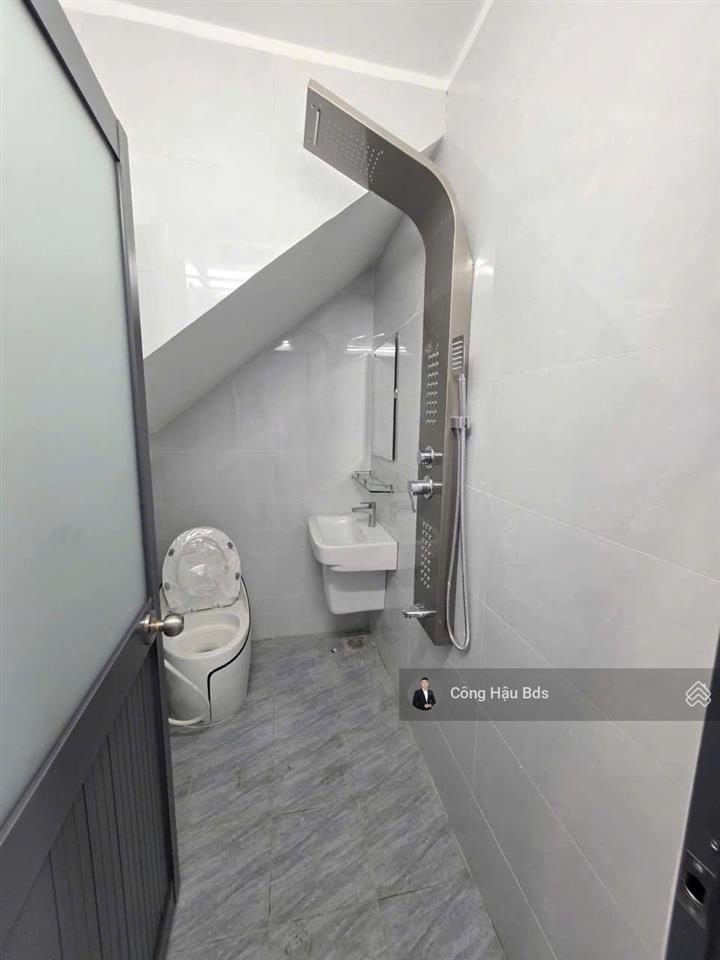 Nhà 2 tầng gần bv dĩ an. giá 2.45 tỷ tl. dt 60m2 (6x10m) gồm 3pn 2wc. đường nhựa 3.5m.