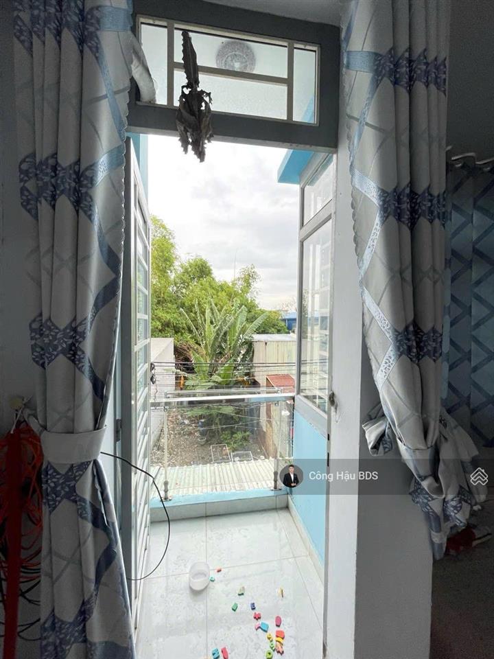 Nhà trệt lửng lầu 3pn 2wc. dt 54m2. odt 100%. đường 4m thông. gần bv dĩ an. giá 2.99 tỷ tl