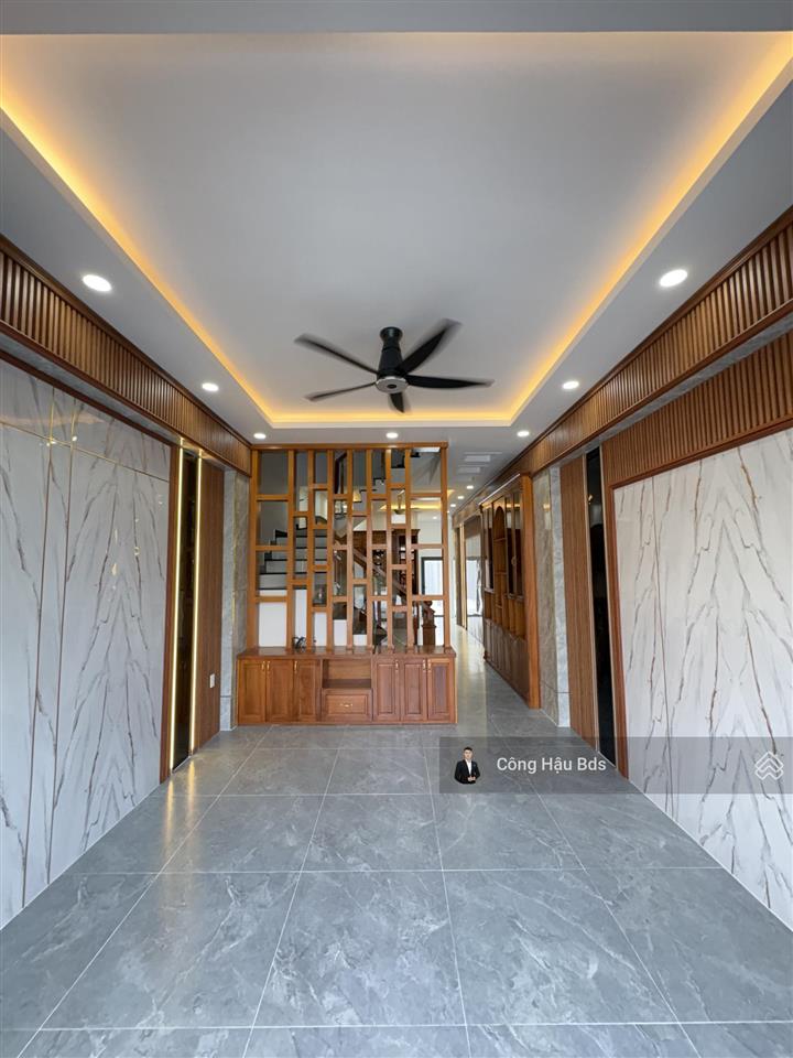 Nhà 3 tầng sổ hoàn công mt đào duy từ, p. đông hòa. dt 125m2 (4x32m). gồm 4pn 5wc. giá 7,3 tỷ tl