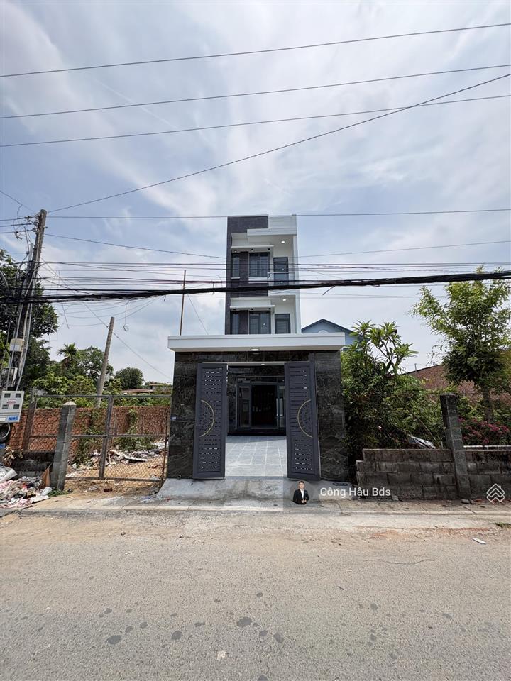 Nhà 3 tầng sổ hoàn công mt đào duy từ, p. đông hòa. dt 125m2 (4x32m). gồm 4pn 5wc. giá 7,3 tỷ tl