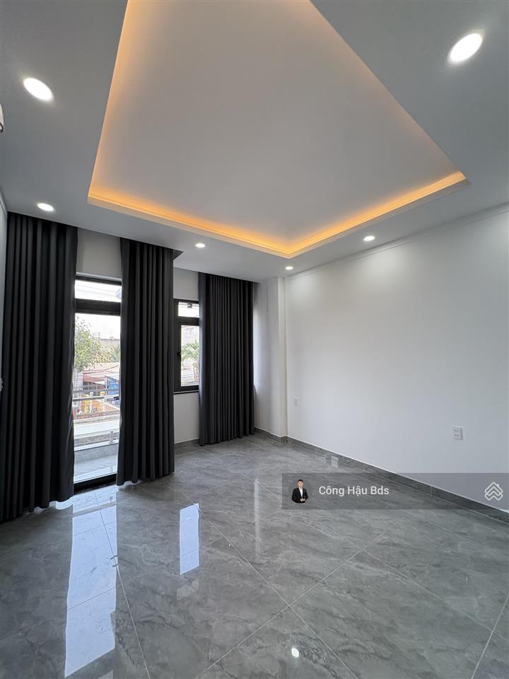 Nhà 3 tầng sổ hoàn công mt đào duy từ, p. đông hòa. dt 125m2 (4x32m). gồm 4pn 5wc. giá 7,3 tỷ tl