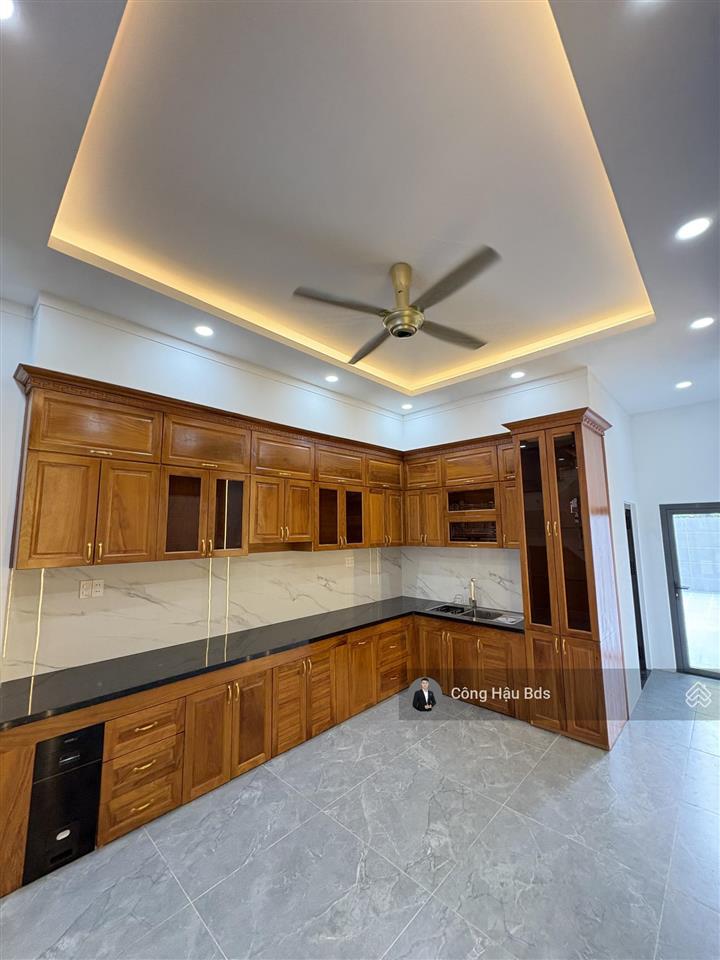 Nhà 3 tầng sổ hoàn công mt đào duy từ, p. đông hòa. dt 125m2 (4x32m). gồm 4pn 5wc. giá 7,3 tỷ tl
