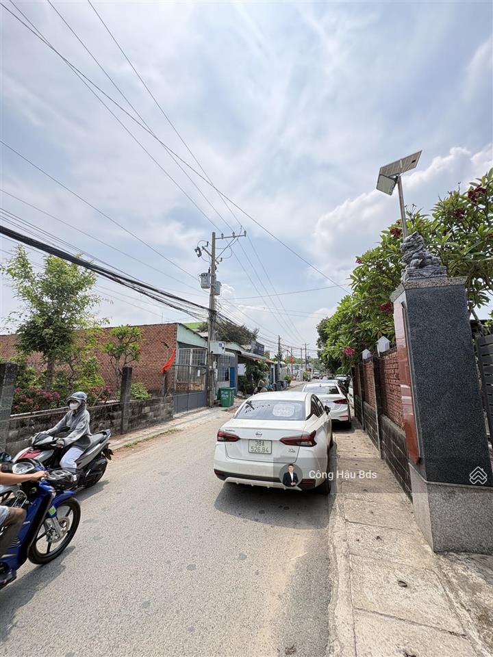 Nhà 3 tầng sổ hoàn công mt đào duy từ, p. đông hòa. dt 125m2 (4x32m). gồm 4pn 5wc. giá 7,3 tỷ tl