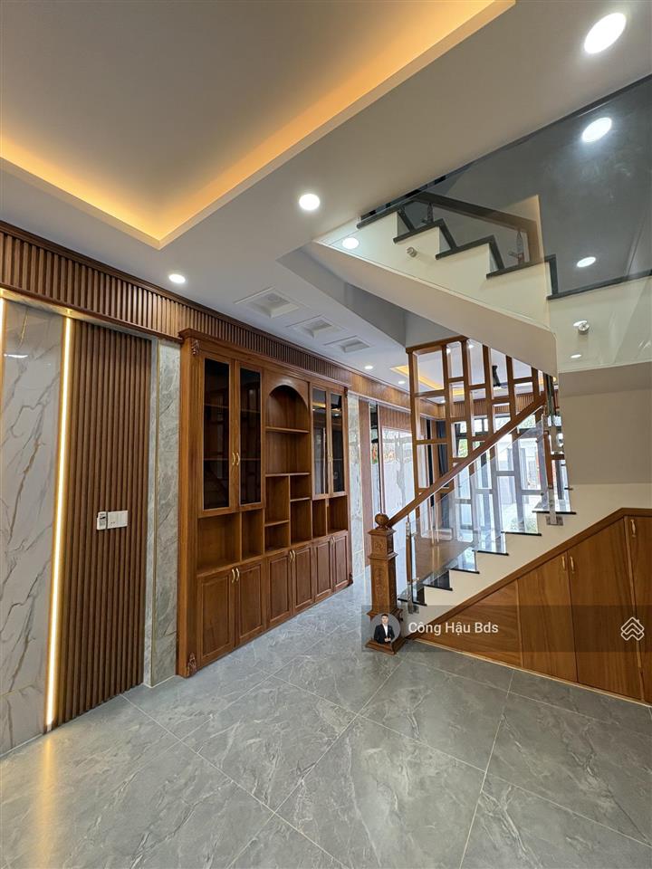 Nhà 3 tầng sổ hoàn công mt đào duy từ, p. đông hòa. dt 125m2 (4x32m). gồm 4pn 5wc. giá 7,3 tỷ tl
