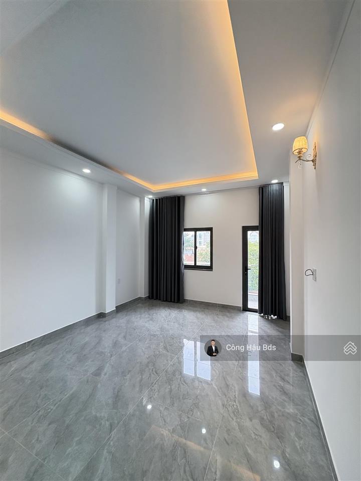 Nhà 3 tầng sổ hoàn công mt đào duy từ, p. đông hòa. dt 125m2 (4x32m). gồm 4pn 5wc. giá 7,3 tỷ tl