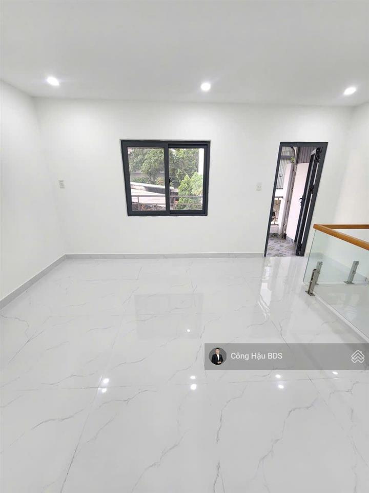 Nhà 2 tầng p. đông hoà gần bigc go! dt 71m2 (5x 14.3m). gồm 3pn 2wc. đường 5m. giá 4.35 tỷ tl