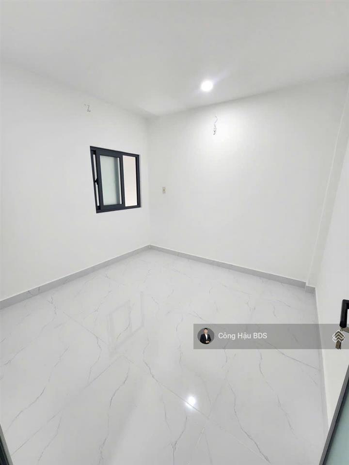 Nhà 2 tầng p. đông hoà gần bigc go! dt 71m2 (5x 14.3m). gồm 3pn 2wc. đường 5m. giá 4.35 tỷ tl
