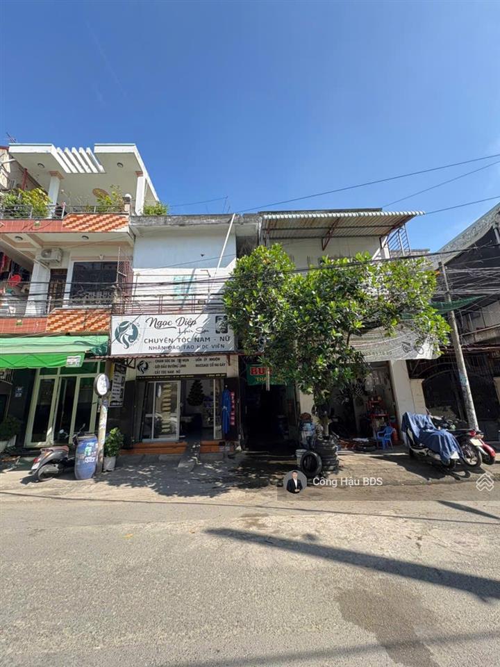 Tài sản gồm 1 kiot + 17 phòng trọ. sát kcn sóng thần. dt 150m2 (5x30m). đường 8m thông. giá 6.3tỷ