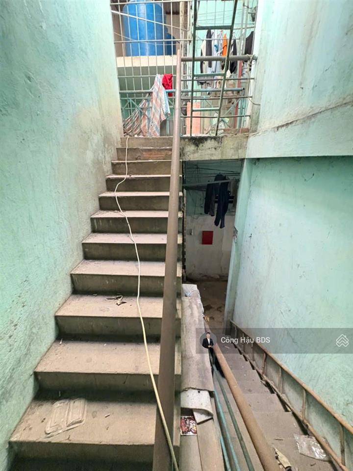 Tài sản gồm 1 kiot + 17 phòng trọ. sát kcn sóng thần. dt 150m2 (5x30m). đường 8m thông. giá 6.3tỷ