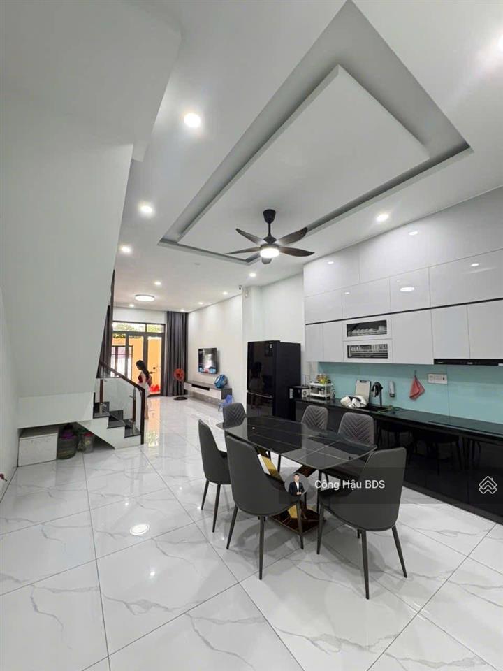 Nhà 2 tầng mới 90%. thiết kế hiện đại. p. đông hoà. dt 100m2 (5x20m). gồm 4pn 4wc. giá 7.3 tỷ tl