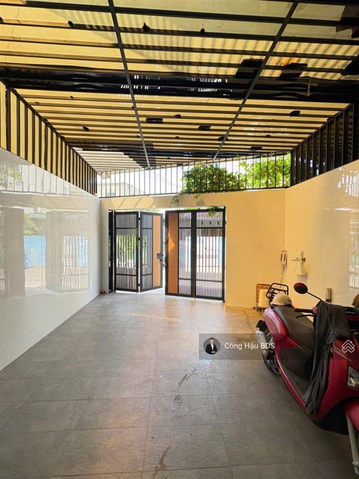 Nhà 2 tầng mới 90%. thiết kế hiện đại. p. đông hoà. dt 100m2 (5x20m). gồm 4pn 4wc. giá 7.3 tỷ tl
