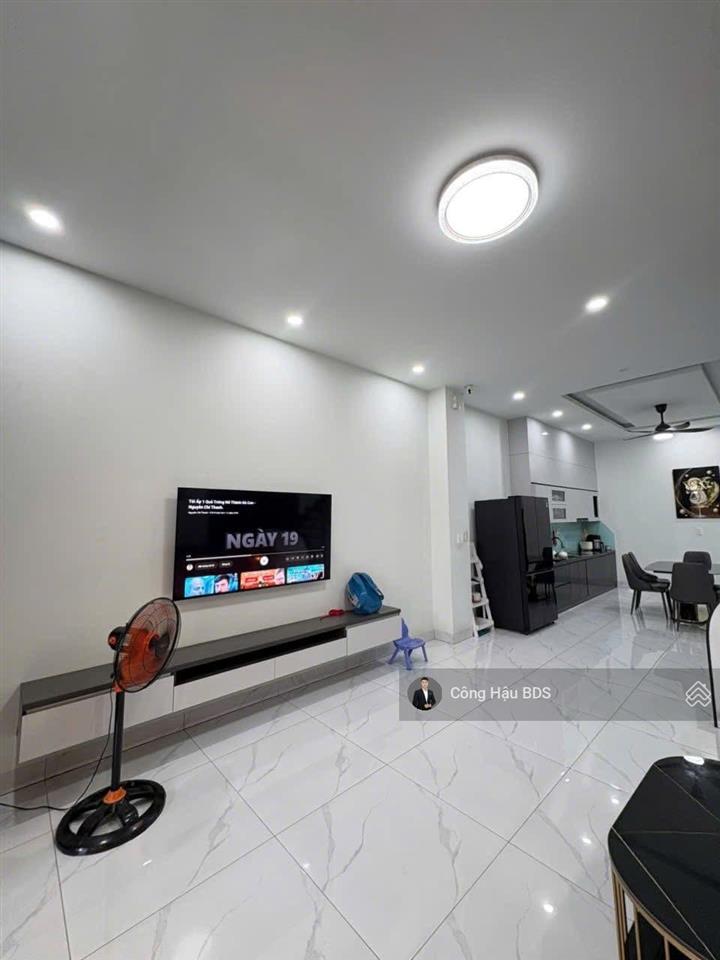Nhà 2 tầng mới 90%. thiết kế hiện đại. p. đông hoà. dt 100m2 (5x20m). gồm 4pn 4wc. giá 7.3 tỷ tl