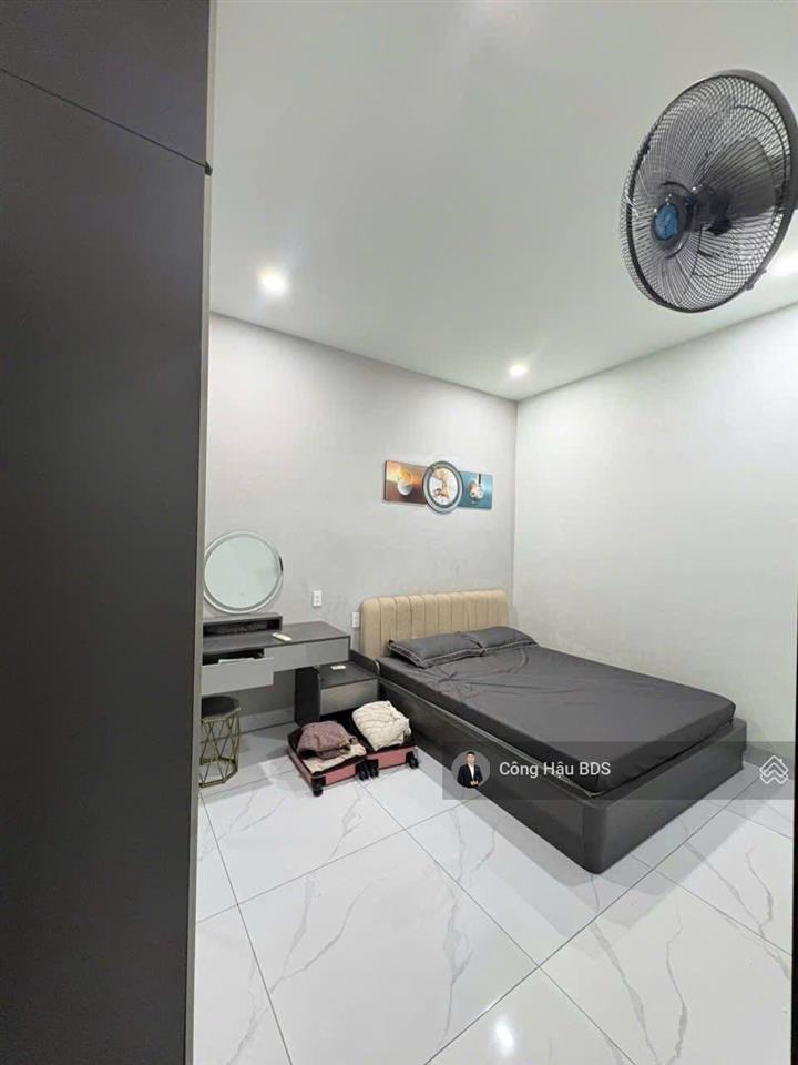 Nhà 2 tầng mới 90%. thiết kế hiện đại. p. đông hoà. dt 100m2 (5x20m). gồm 4pn 4wc. giá 7.3 tỷ tl