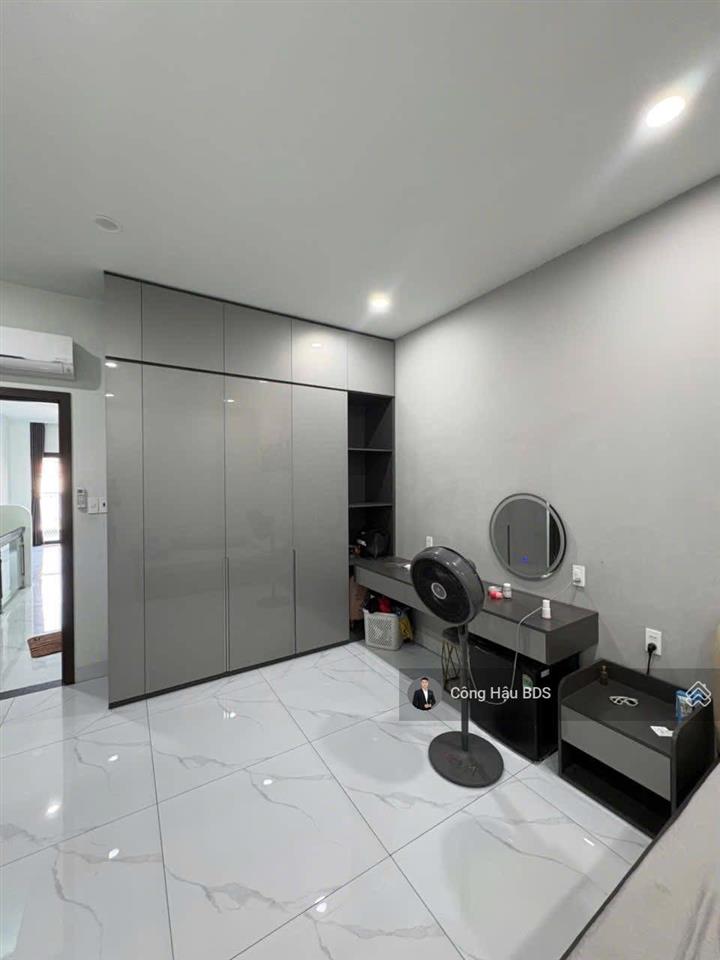 Nhà 2 tầng mới 90%. thiết kế hiện đại. p. đông hoà. dt 100m2 (5x20m). gồm 4pn 4wc. giá 7.3 tỷ tl